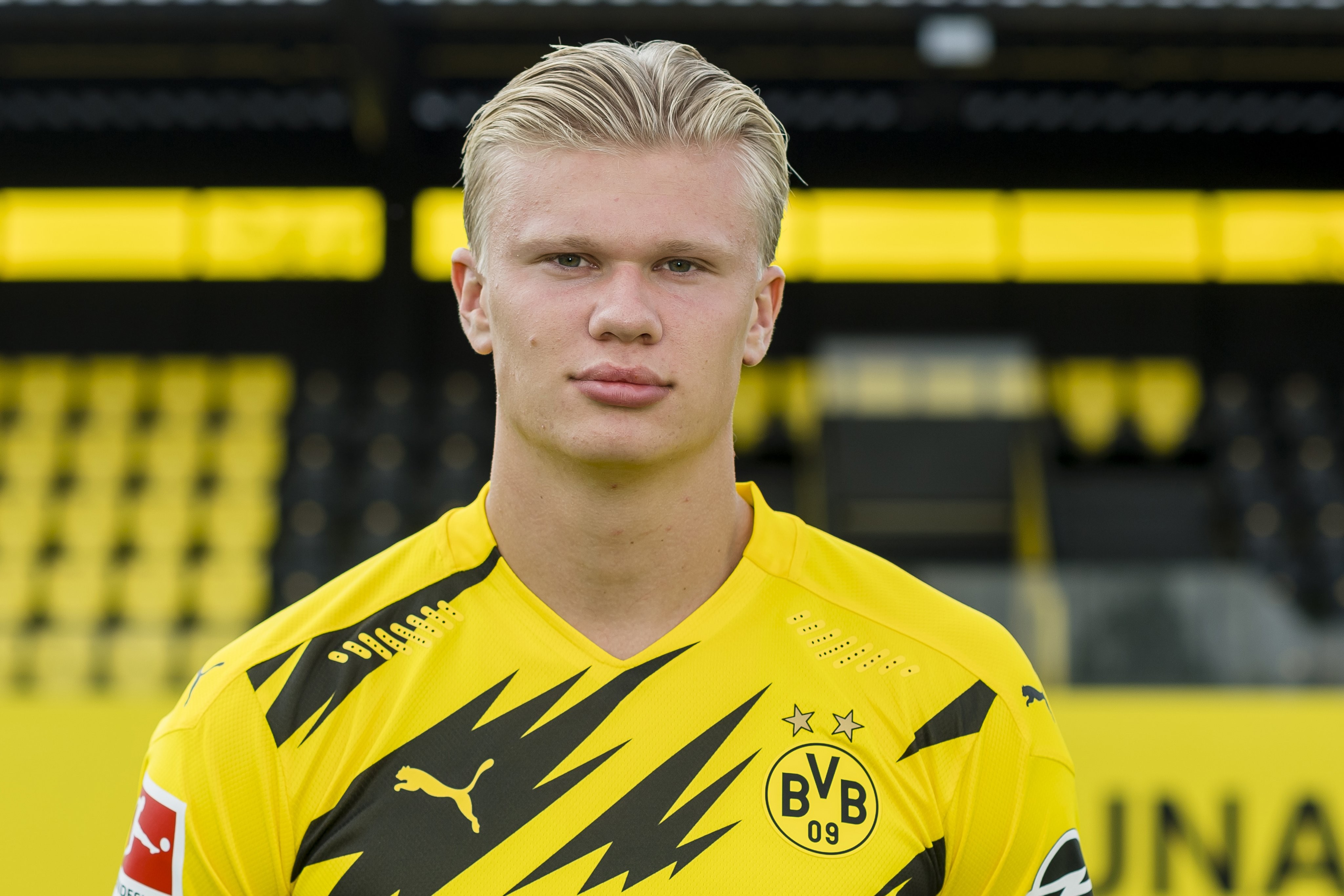 斯基拉：多特正在谈判，尝试签克鲁塞罗17岁左后