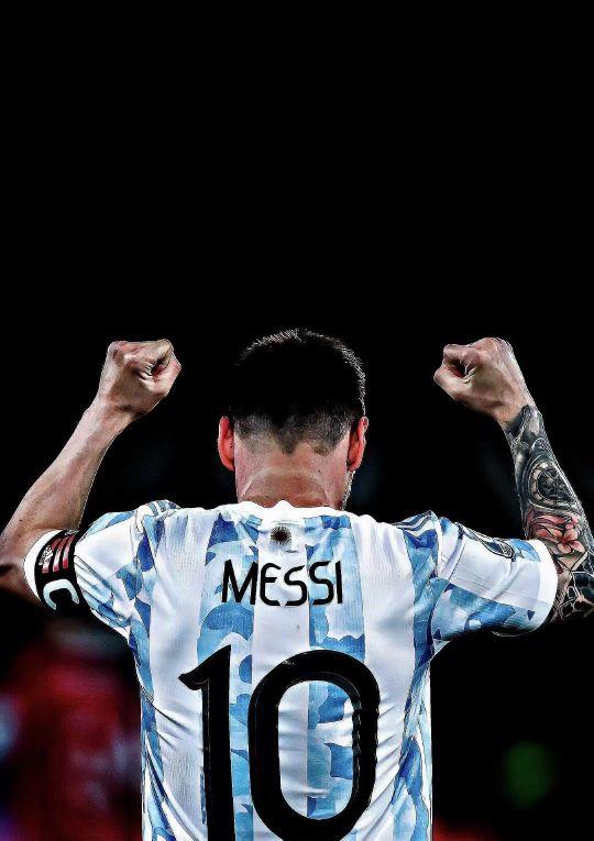 传记作者：亚马尔早期对莱万很不满，后来明白对方是想帮自己