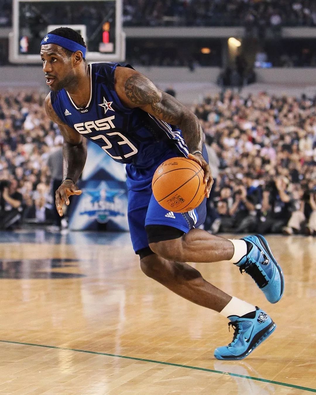 镜报：曼联8将缺席对阵伊镇，阿莫林面临危机