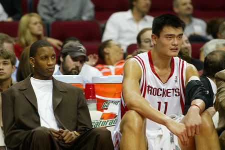 掘金迎战雄鹿前瞻：阵容受限约基奇缺阵，字母哥领衔雄鹿冲击连胜