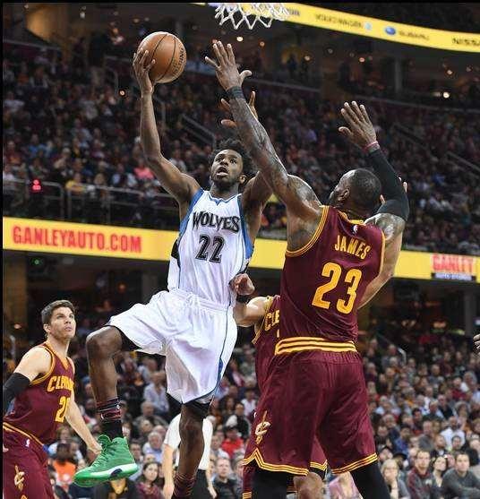 玩家集体破防，《鸣潮》“玩”脱了？